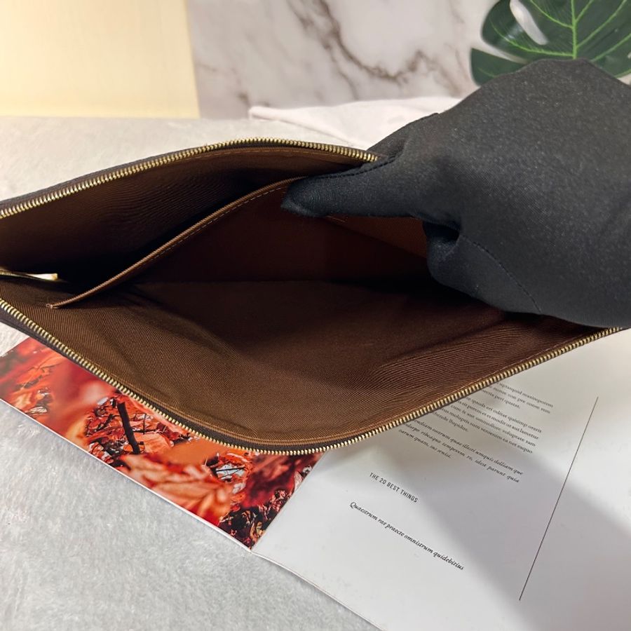 LV Etui Voyage 大號 晶片款 手拿包-16
