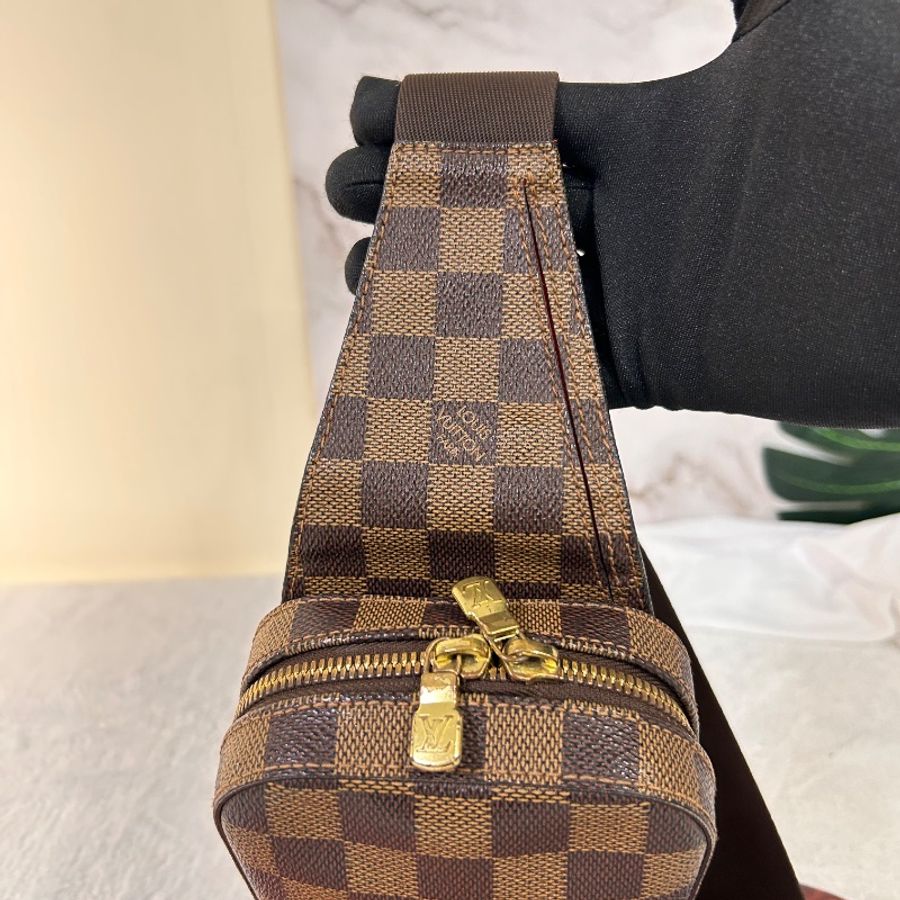 LV 棋盤格 Geronimos 胸包 2024年-13