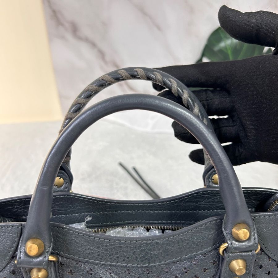 Balenciaga 經典米你機車鏤空手提包斜背包 2021年-16
