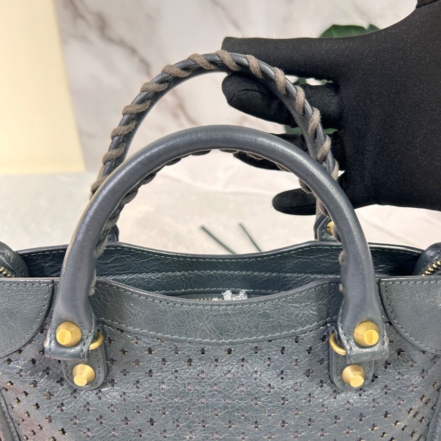 Balenciaga 經典米你機車鏤空手提包斜背包 2021年-17