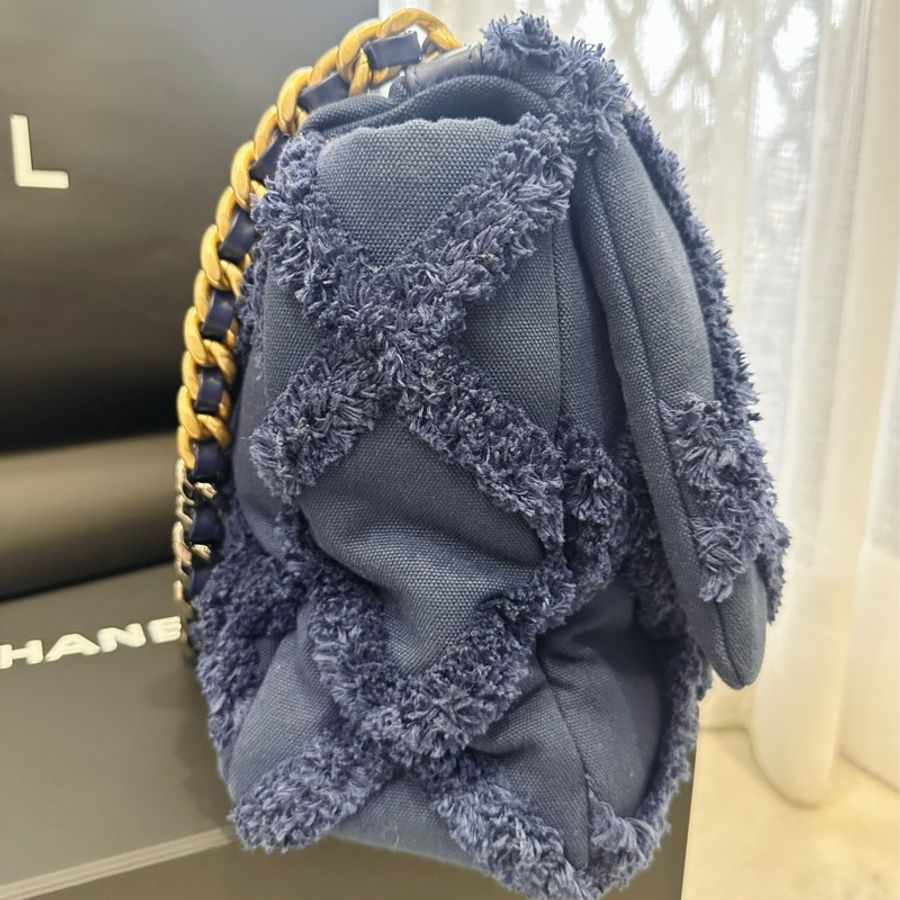 Chanel 19海軍藍流蘇菱格紋緄邊36cm 肩背手提包-4