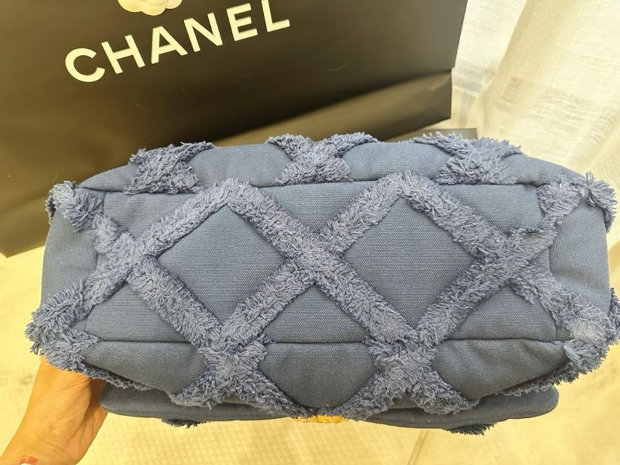 Chanel 19海軍藍流蘇菱格紋緄邊36cm 肩背手提包-8