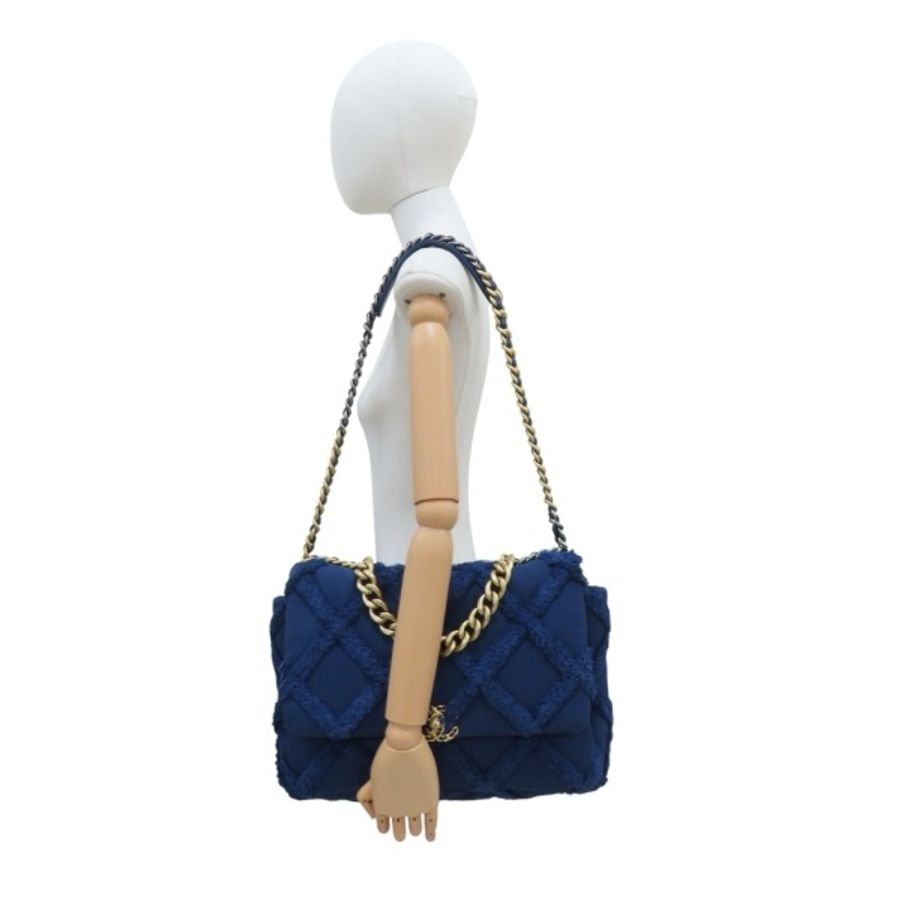 Chanel 19海軍藍流蘇菱格紋緄邊36cm 肩背手提包-9