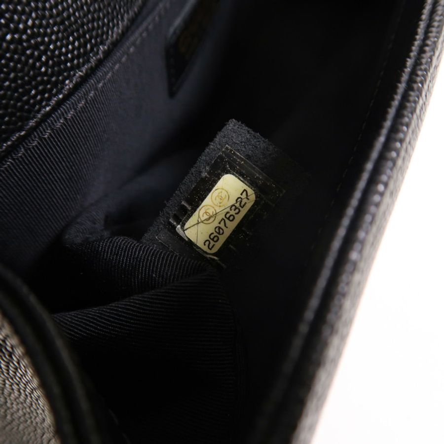 CHANEL 牛皮皮革Boy 25金扣鏈帶肩背袋-6