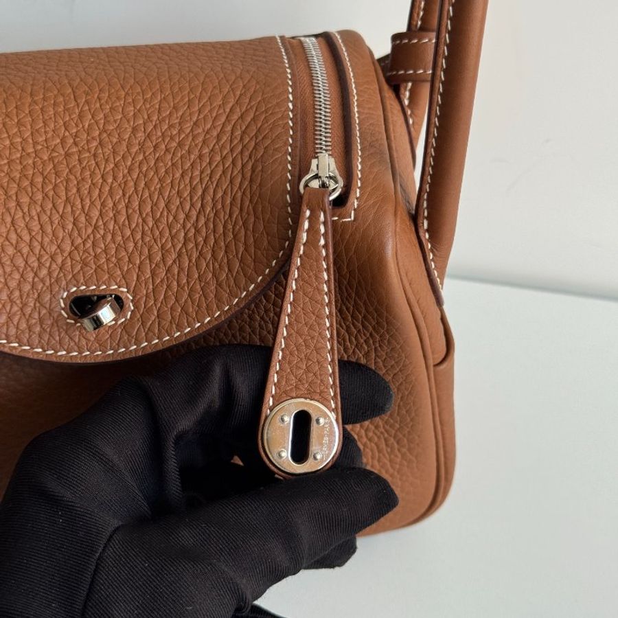 99新🆕 Hermès 愛馬仕 Mini Lindy 金棕銀釦二代-8