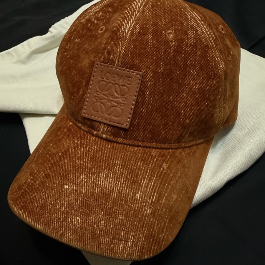 Loewe 絨皮 logo帽子 駝色-0