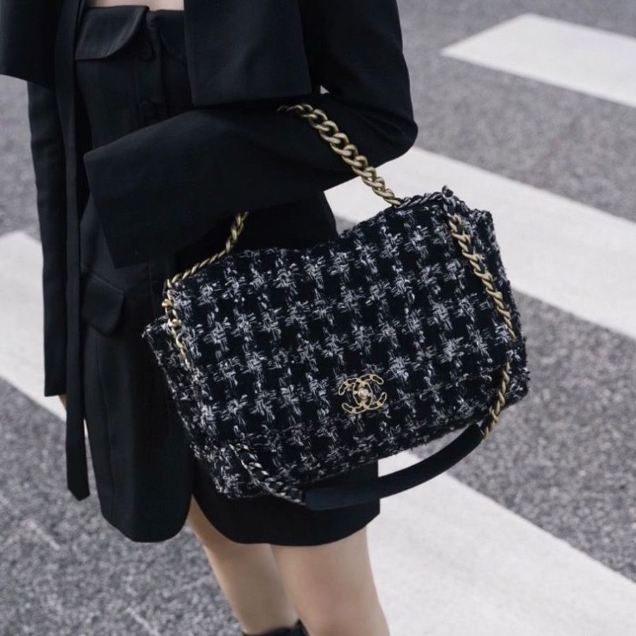 CHANEL 19bagmaxi黑白 千鳥格毛呢手提肩背斜背包37*24*12 9新配件塵袋-0