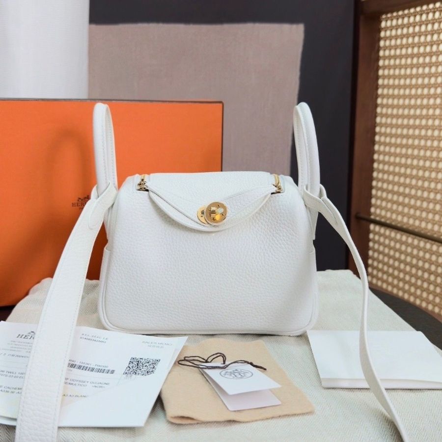 HERMES 新白色金扣mini lindy 手提肩背斜背包18*13*10 95新配件盒子塵袋購證吊牌毛氈布-1