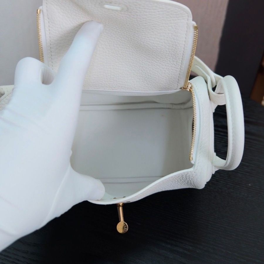 HERMES 新白色金扣mini lindy 手提肩背斜背包18*13*10 95新配件盒子塵袋購證吊牌毛氈布-6