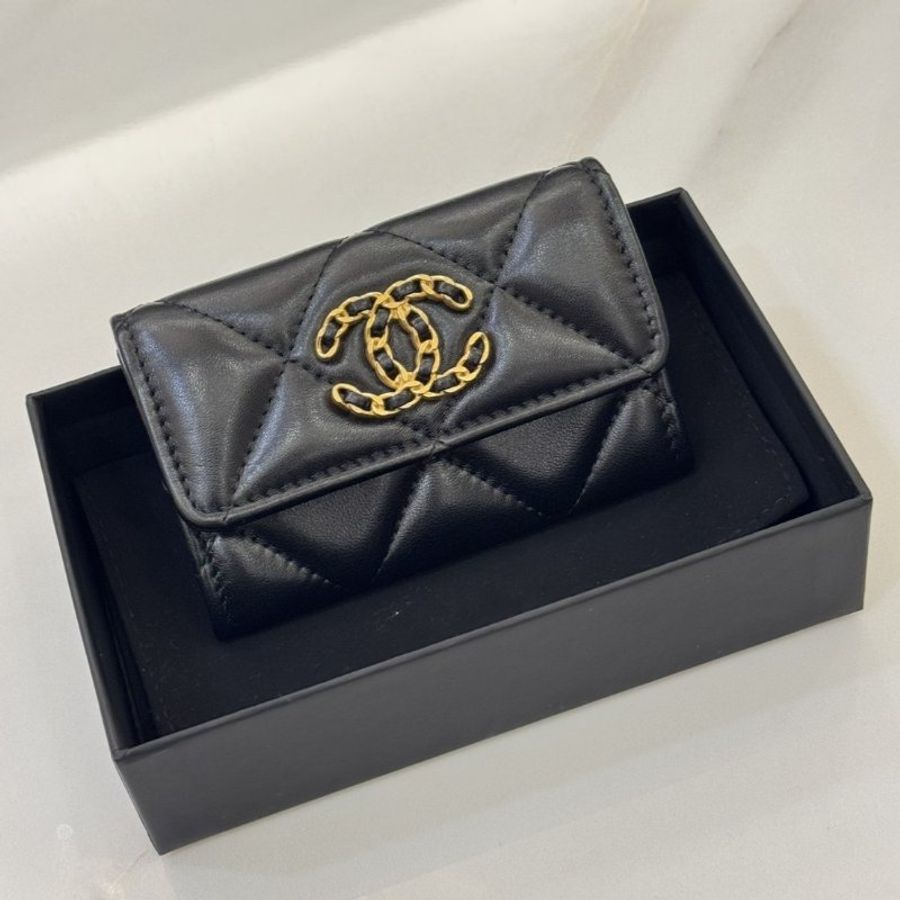 *SHIHNA名牌精品* CHANEL 19 黑金 羊皮口蓋名片夾-0
