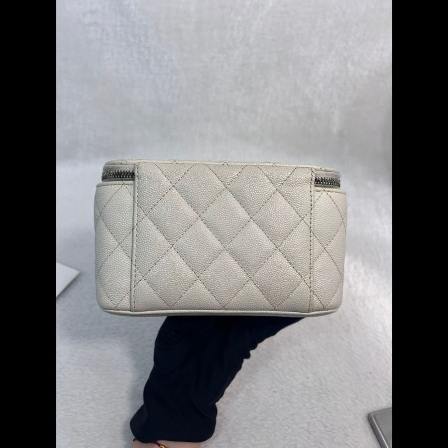 Chanel Vanity Case-4