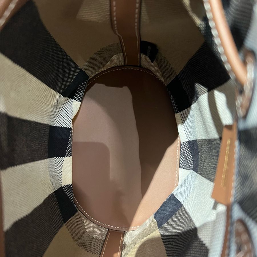 Burberry水桶包 全新 貨號 80840451-5