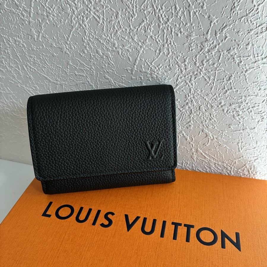 Lv黑皮革三摺短夾 零錢包 m26250 全新-5