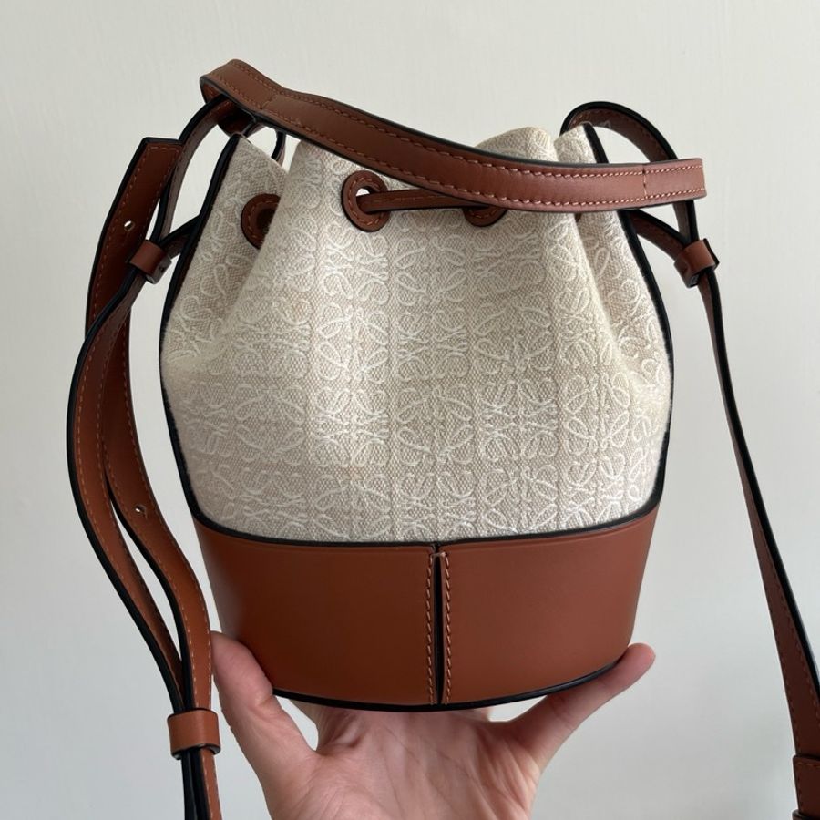 LOEWE 小號花紋水桶包氣球包 SMALL BALLOON BUCKET BAG-1