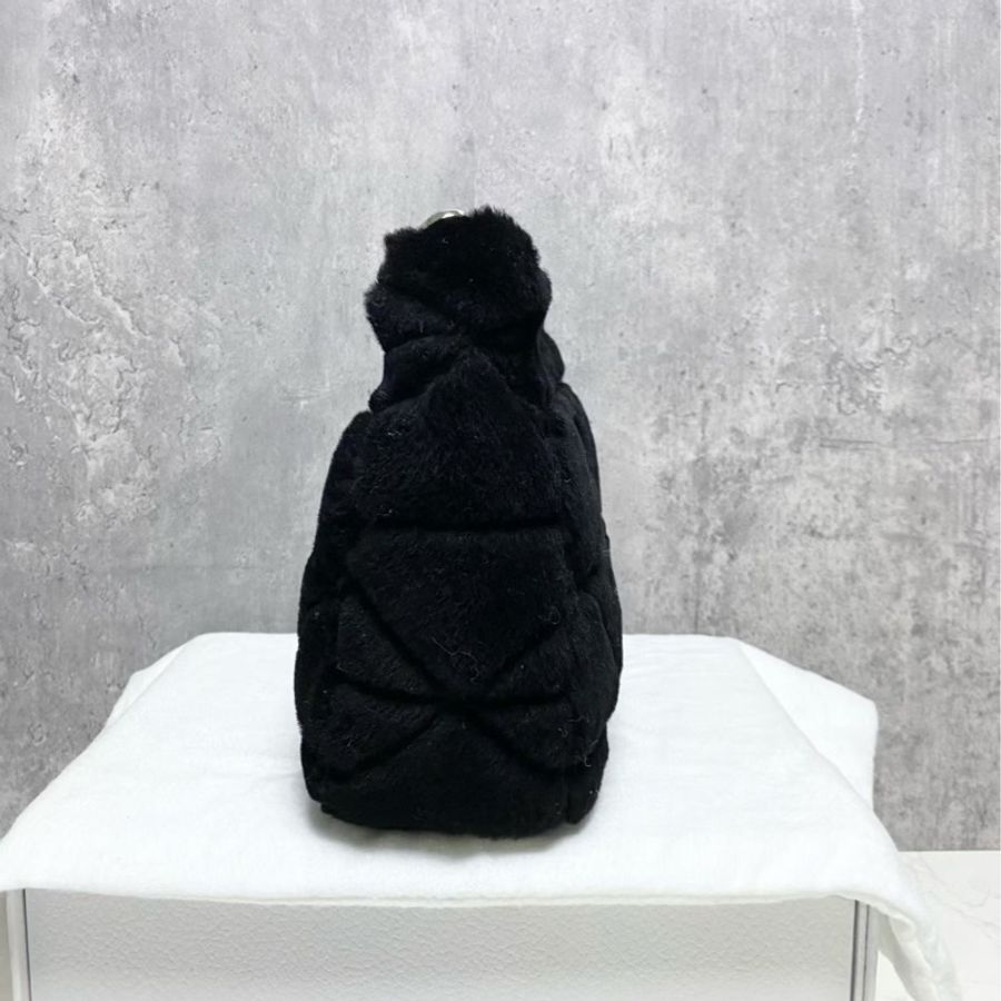 99新 PRADA普拉達黑色毛絨菱格三合一斜挎包 尺寸:22x18x8cm-2