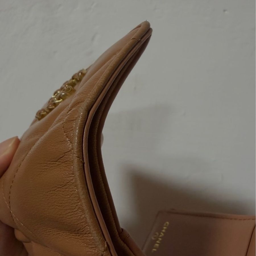 Chanel 焦糖羊皮短夾-1