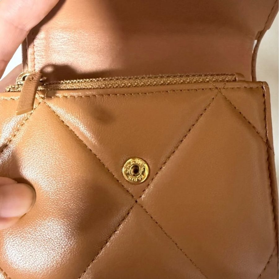 Chanel 焦糖羊皮短夾-5