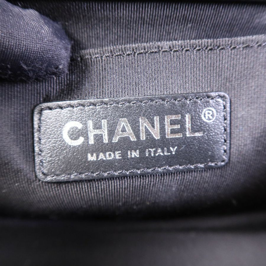 CHANEL 羊皮皮革Boy 25銀扣肩背袋-12