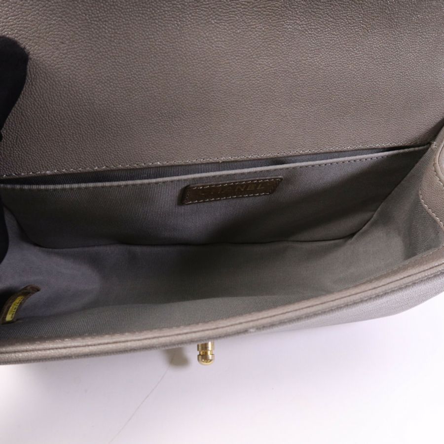CHANEL 牛皮皮革Boy 25金扣鏈帶肩背袋-11