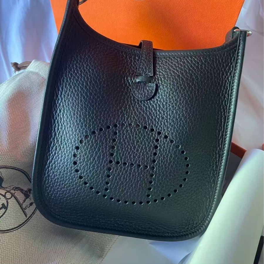 Hermès Evelyne 16 黑色小牛皮-0