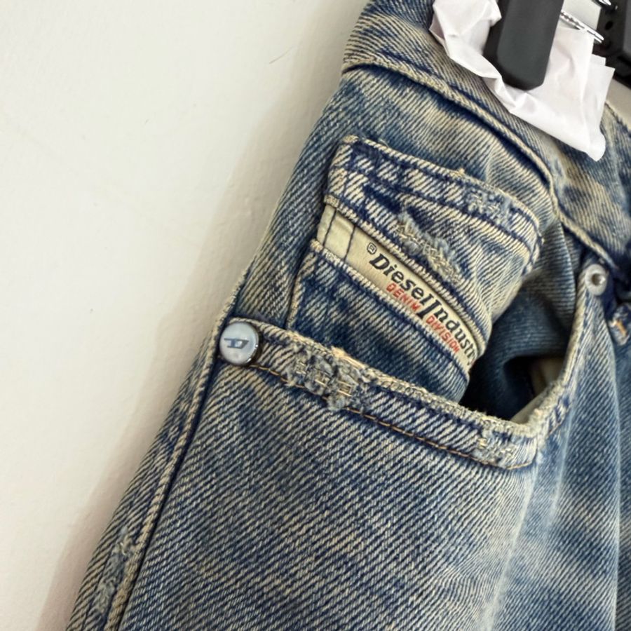 Diesel 女款 牛仔褲#27-1