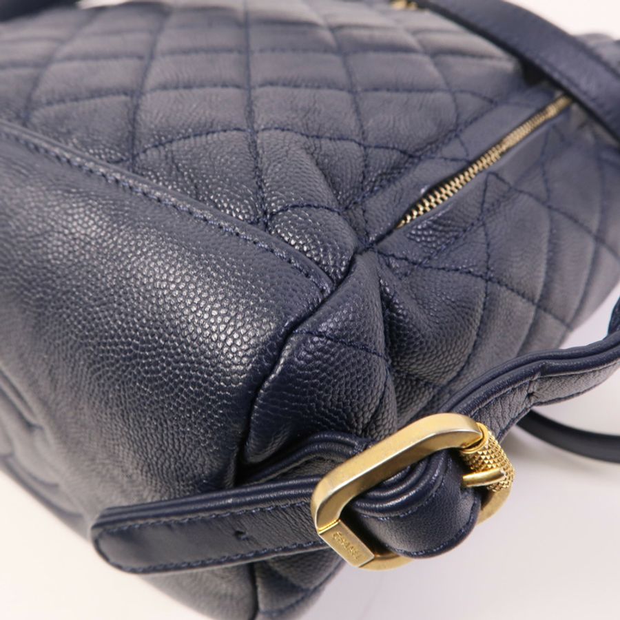 CHANEL 牛皮皮革Filigree Backpack金扣鏈帶背包-7