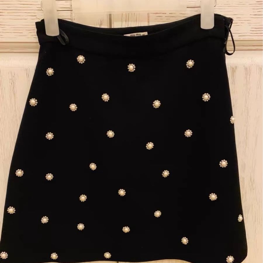 Miumiu羊絨短裙38碼-0