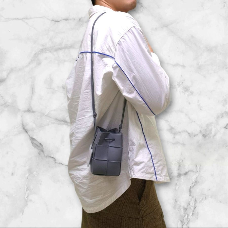 🌺暑期降價🌺快閃甜價只到7/19‼️【9成新】㊣✨Bottega Veneta ✨寶緹嘉 BV Cassette 灰色 小羊皮 6格 寬版 編織 迷你 水桶包 肩背包 斜背包 /二手包/二手精品/保證正品🌳二手樹屋🌳-29