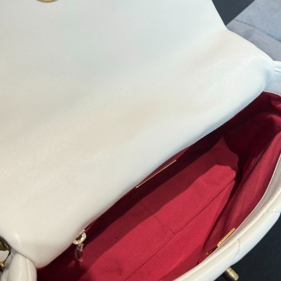 【香香的白雪公主👸✨】Chanel 白色羊皮19系列26cm 鍊帶肩背包 晶片款-3