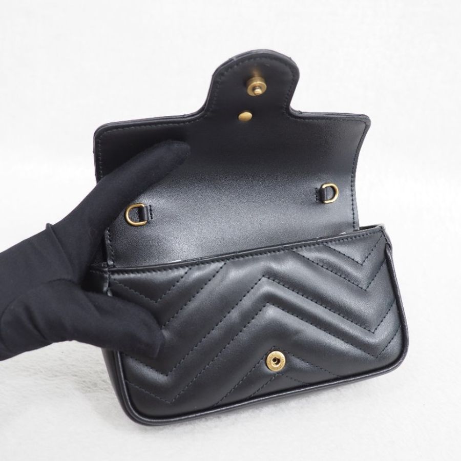 Gucci GG Marmont super mini bag 黑色金扣鏈帶斜背包-18