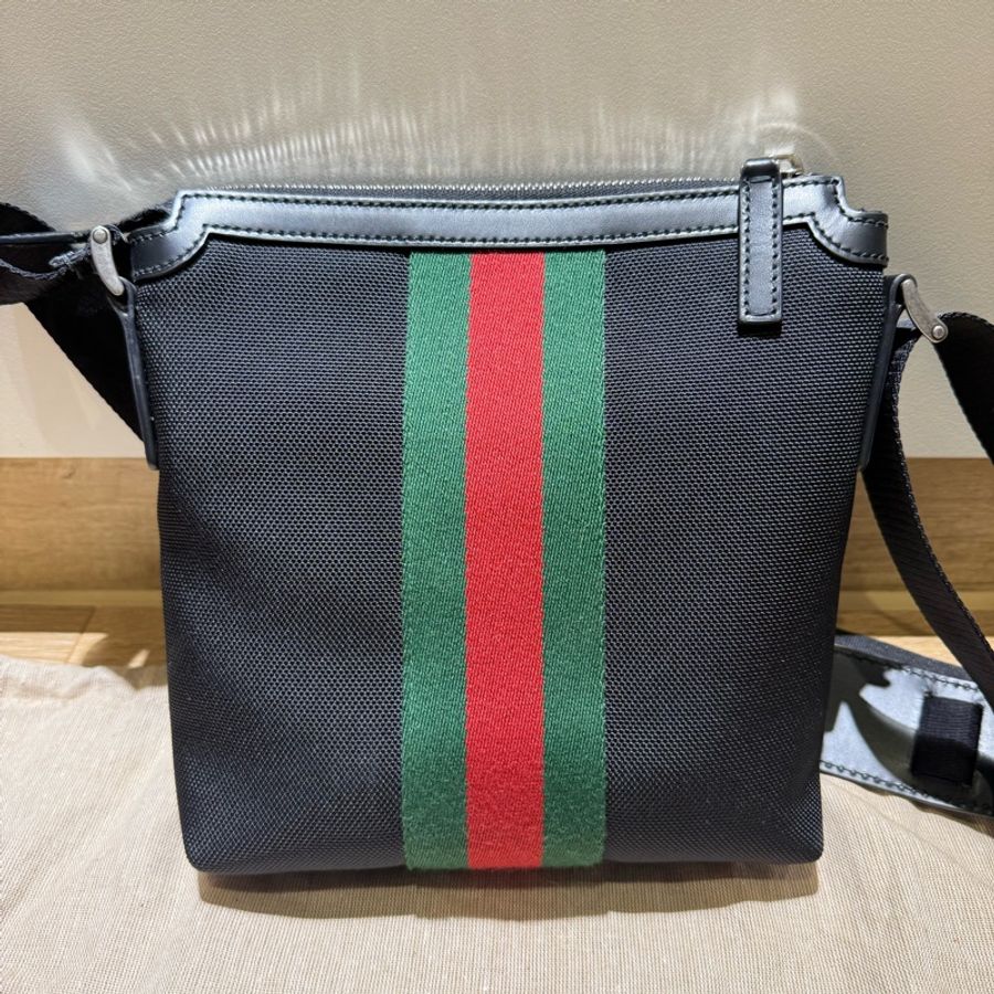 Gucci 斜背包小號背帶可調整男女皆可-6