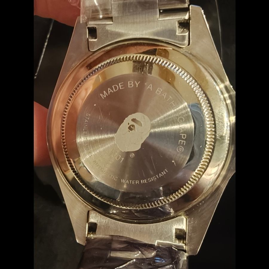 特價出清,法國帶回bape綠水鬼絕版錶,全新品-3