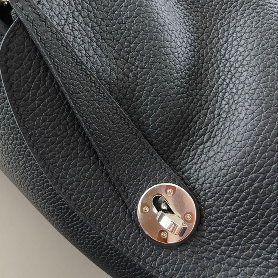 Hermes 愛馬仕 Lindy 30 黑銀扣TC皮 B刻附塵袋,成色極佳,帶膜-9