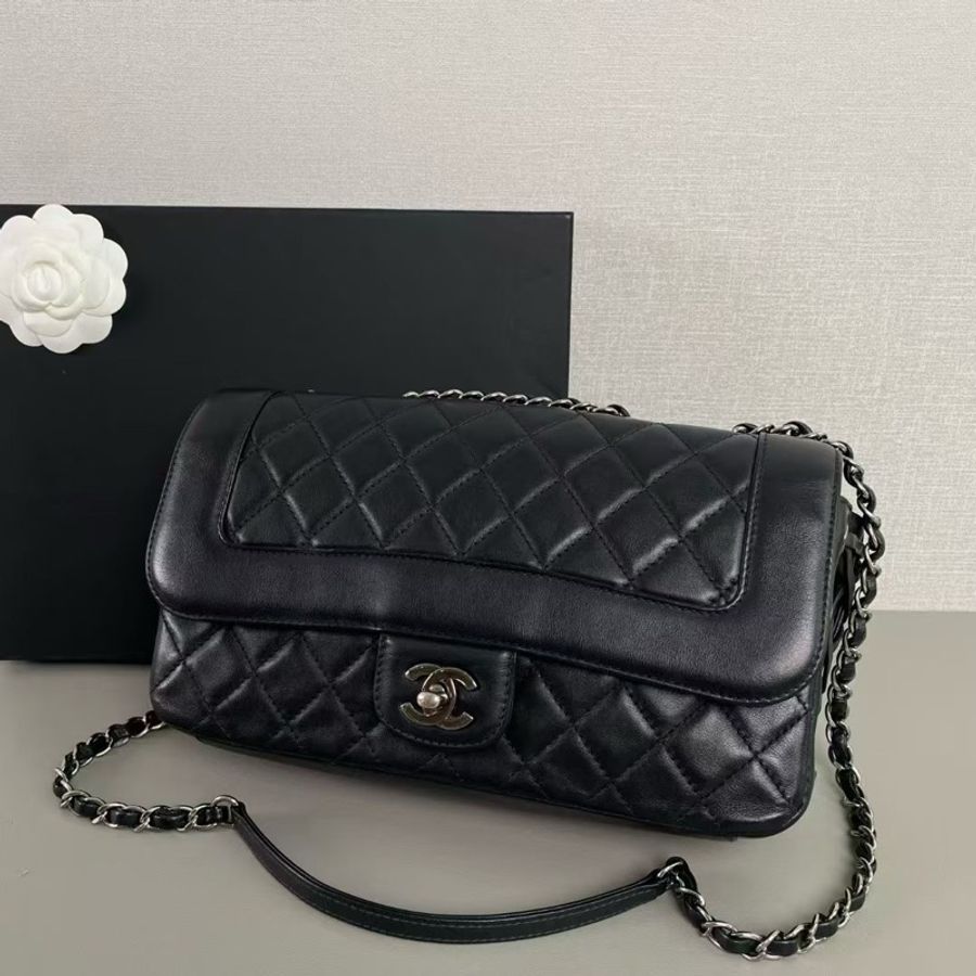Chanel香奈兒 黑銀牛皮限定款綁帶CF鏈條包-2
