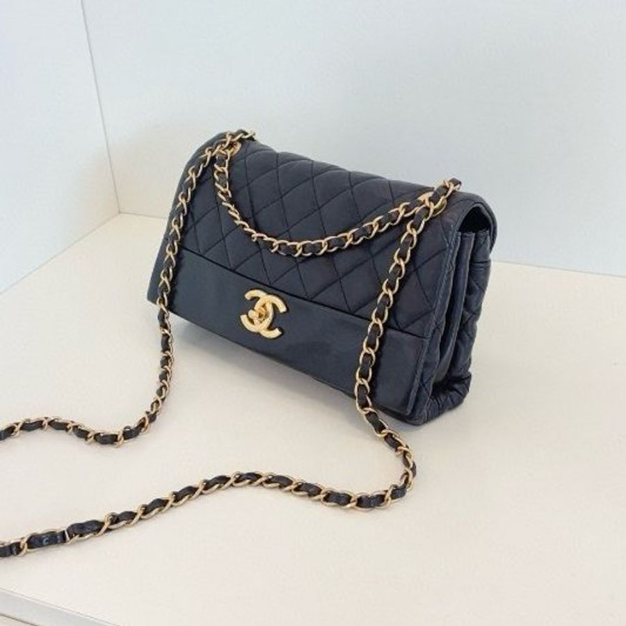 香奈兒/Chanel 黑金油臘皮拼光麵牛皮 季節CF中號 雙鏈條口蓋包-3