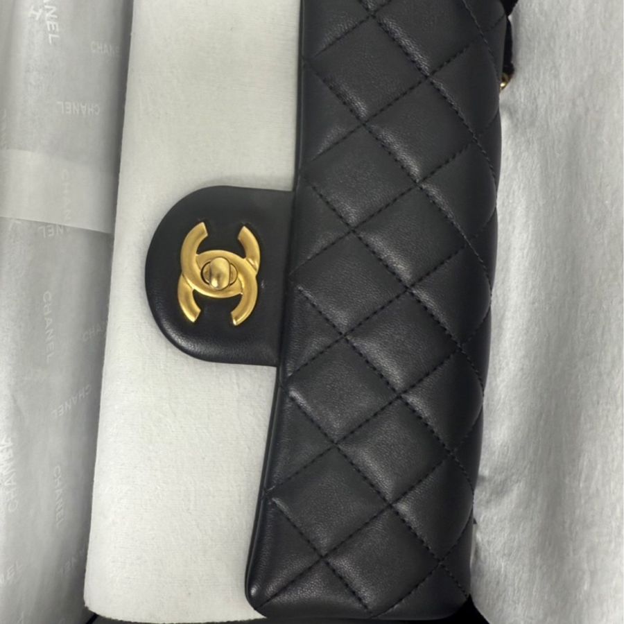 CHANEL 黑金球COCO20收藏極品包全球限量全新晶片款Chanel黑金球Coco 20Mini CF珍藏品購於專櫃新款晶片coco20香奈兒黑金包香奈兒金球包限量-2