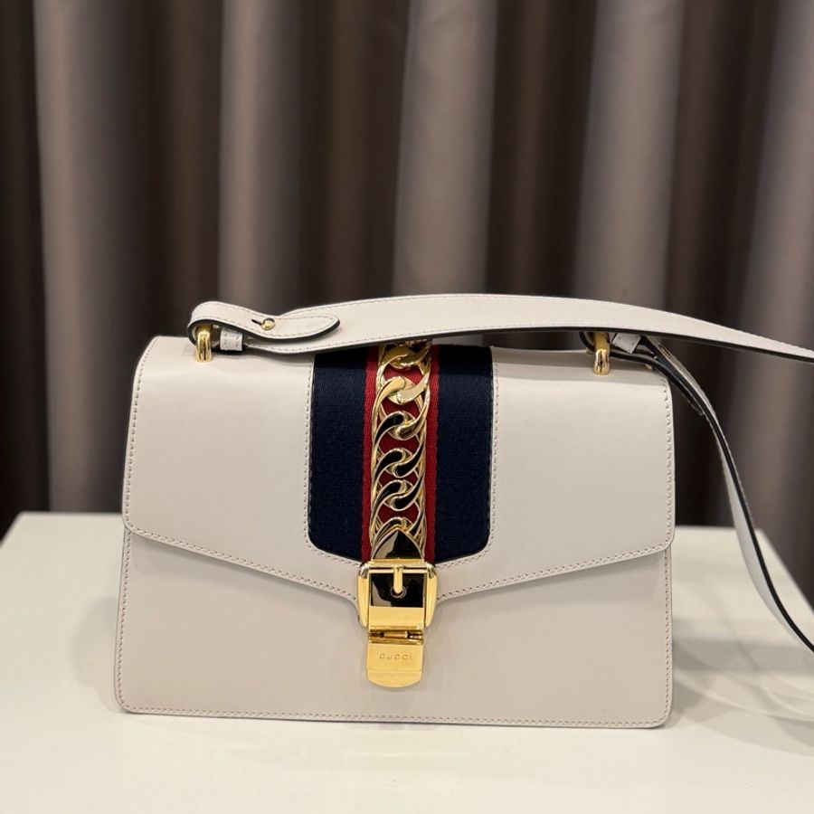 Gucci白牛皮Sylvie小號 手轉釦手提斜背包-0
