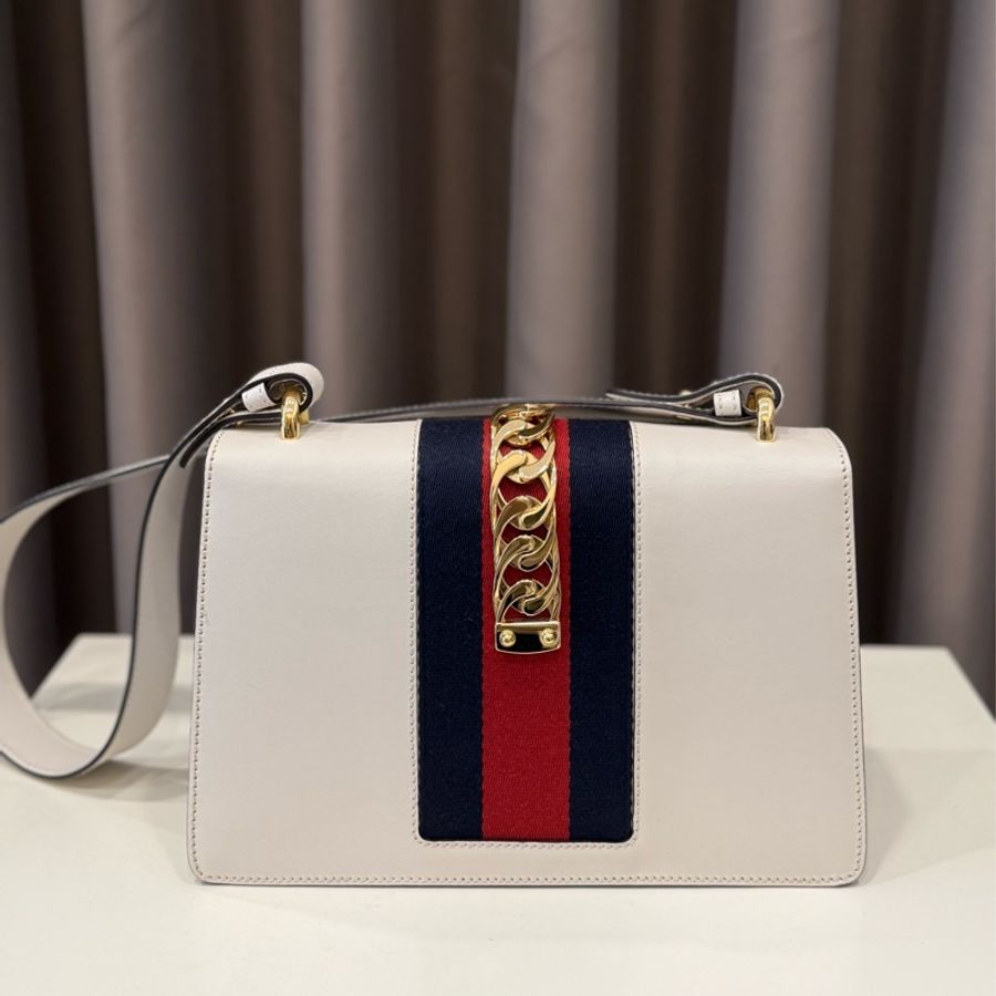 Gucci白牛皮Sylvie小號 手轉釦手提斜背包-1