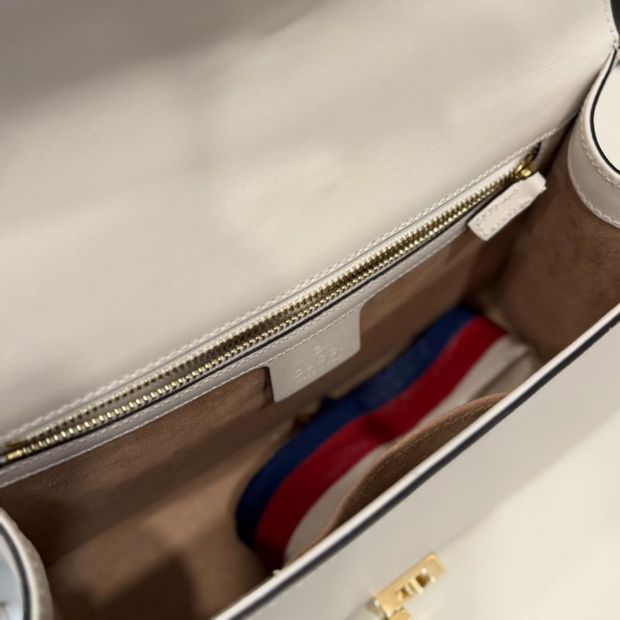Gucci白牛皮Sylvie小號 手轉釦手提斜背包-5