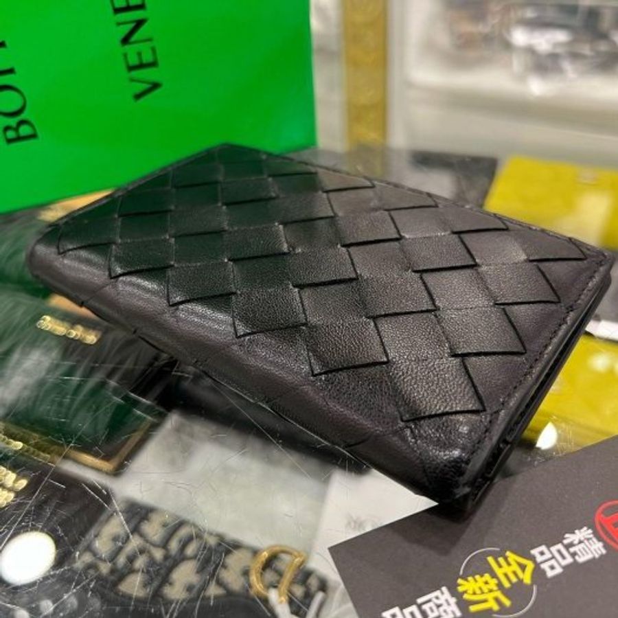 東區正精品㊣Bottega Veneta BV 749940 全新黑色牛皮大格編織拉鍊金釦釦子中夾 RZ6238-8