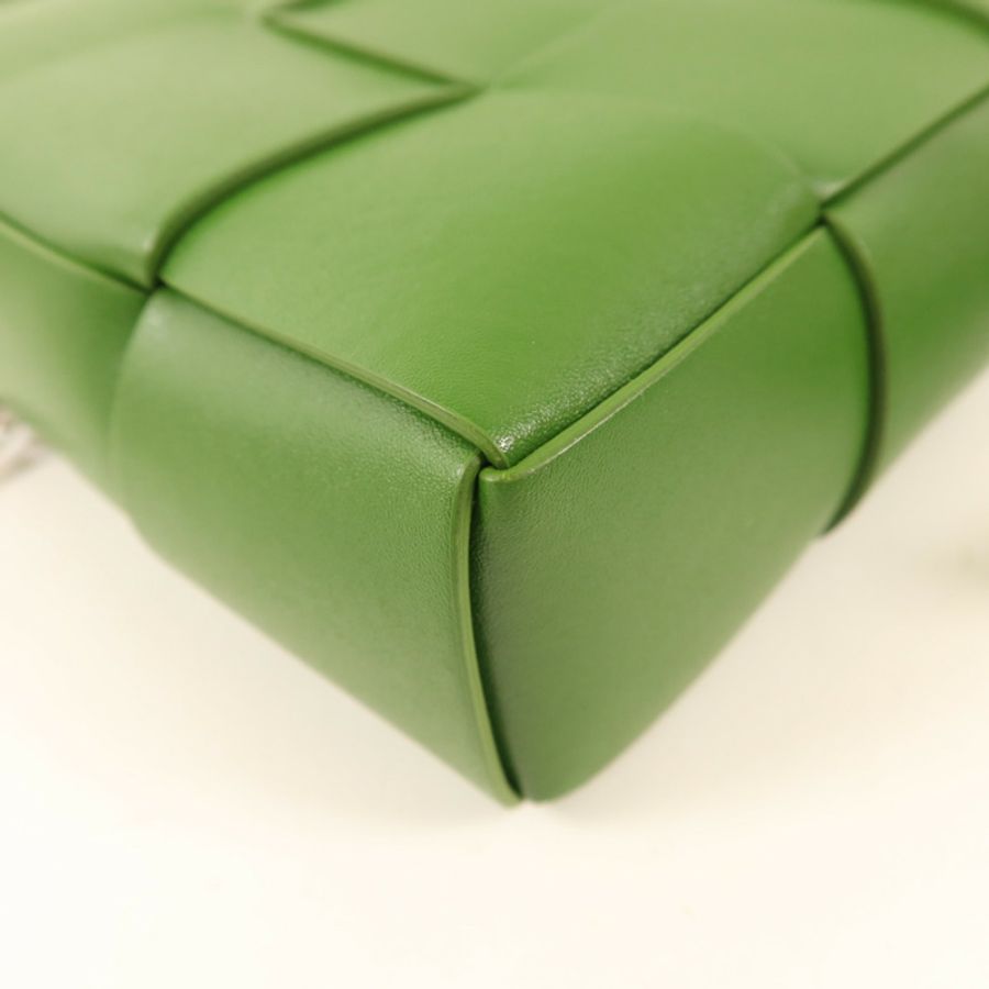 BOTTEGA VENETA 牛皮皮革Small Cassette Camera Bag銀扣肩背袋-10