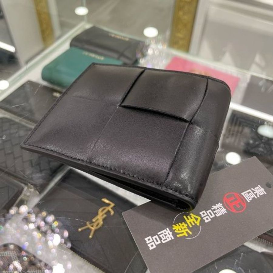 東區正精品㊣BOTTEGA VENETA BV 649603 全新黑色全皮大格大編織對折短夾RZ6432-4