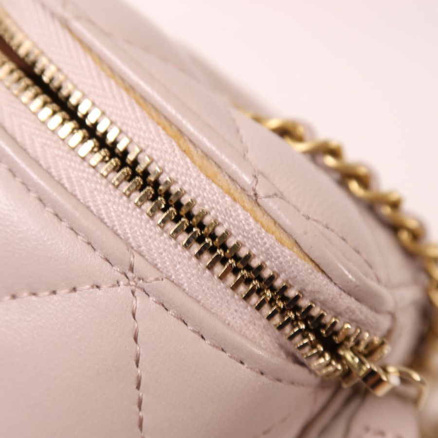 CHANEL 羊皮皮革Gold Ball Vanity Case金扣鏈帶肩背袋-16