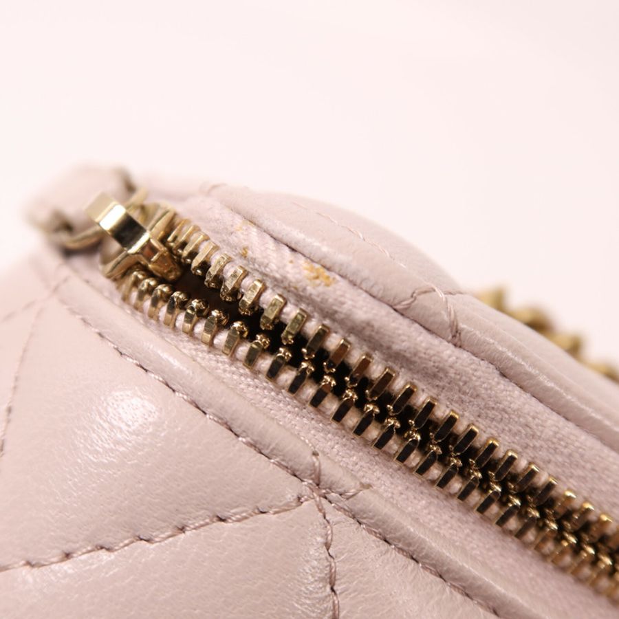 CHANEL 羊皮皮革Gold Ball Vanity Case金扣鏈帶肩背袋-17