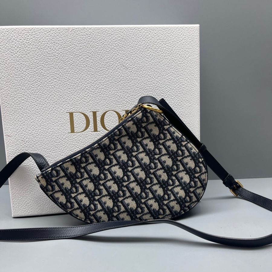 Dior 98新 老花刺繡馬鞍包 尺寸20*17-1
