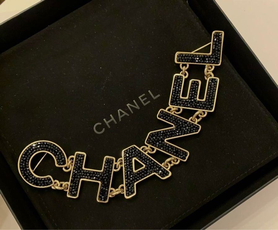 Chanel胸針-3
