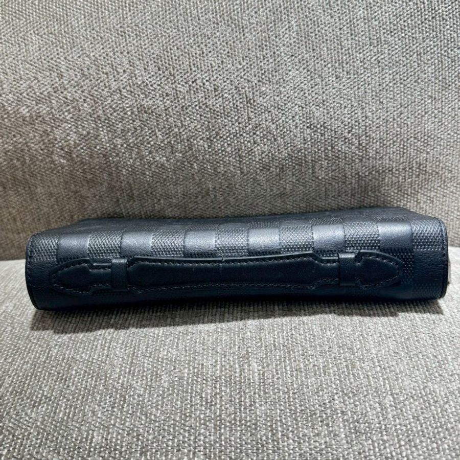 LV黑色棋盤格手提包-2