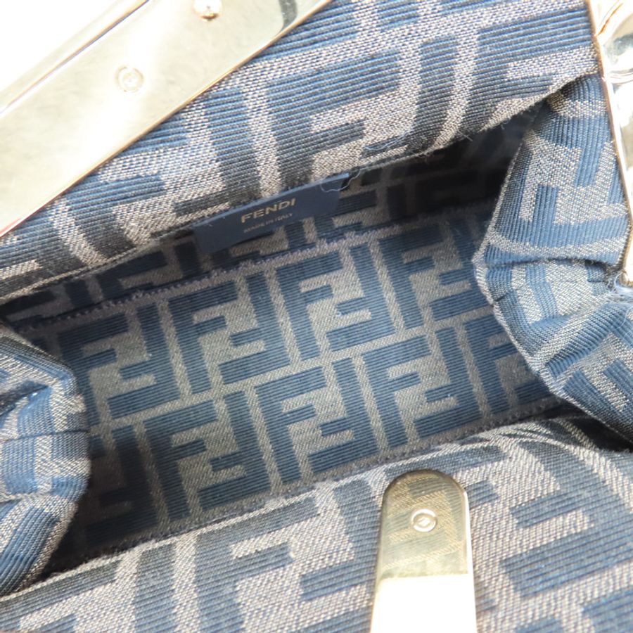 白色 毛絨 First 肩背包【FENDI 芬迪】 8BP129-4