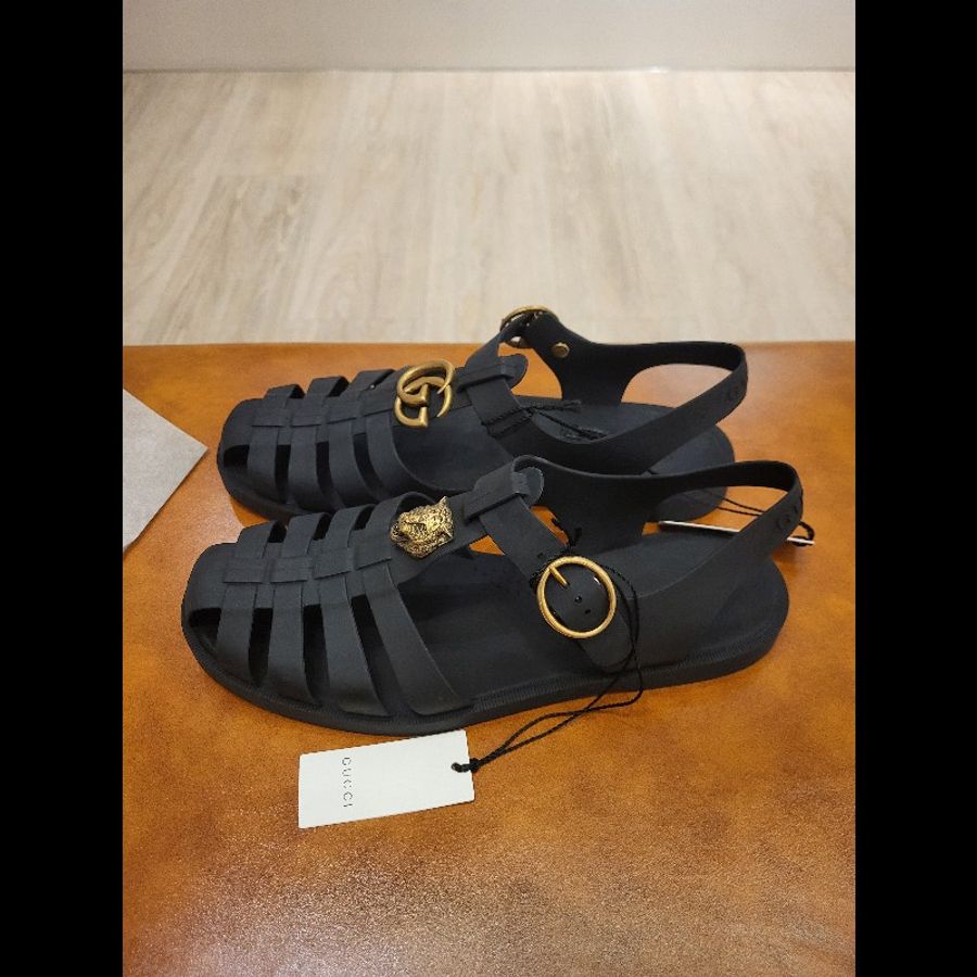 GUCCI 古馳 橡膠金色扣帶涼鞋 黑色 男款鞋 UK5-0