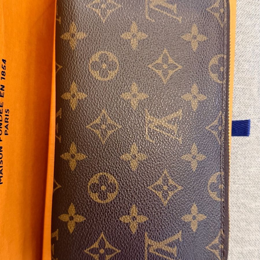 出清特價｜真品 Louis Vuitton LV路易威登 Zippy Organizer M62581 加大經典原花多功能拉鍊長夾 男女通用 護照夾 支票夾-1